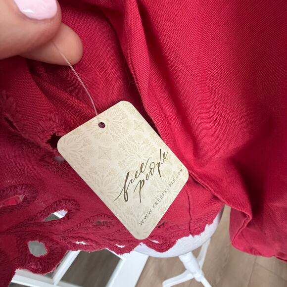 Free People Red Oleander Top Linen Eyelet Cropped Puff Sleeve Women Size XL NWT - Picture 2 of 9